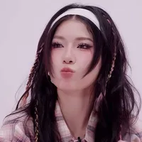 TRẦN THẢO LINH-LYHAN