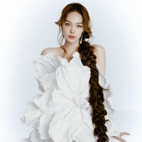 Lê Ngọc Minh Hằng(chị)