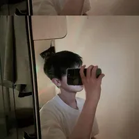 ​Hoàng Bách