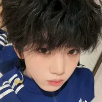 -cậu-Trương Hàm Thụy