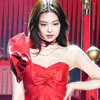 KIM JENNIE