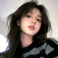 Nguyễn Phạm Thùy Linh//em//
