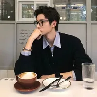 Lục Cảnh Ngôn - 8 năm trước