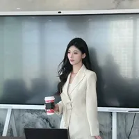 Nguyễn Tư Anh - Bà Thẩm