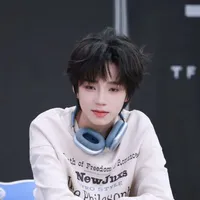 Vương Lỗ Kiệt _ Hồi nhỏ