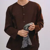 Tía Hoàng.