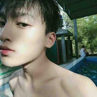 Tần Phong Trung - bạn trai cũ của cô