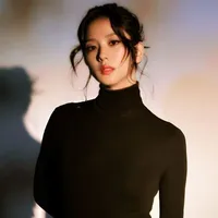 Jisoo Manobal (Chị)