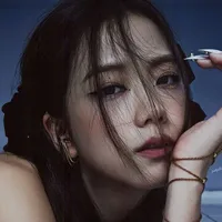 Kim Jisoo( Y)