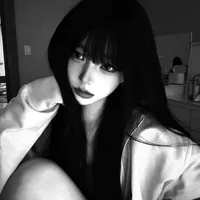 giáo sư Emily 