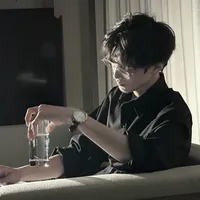 Trần Thiên Minh | anh cả ruột cô