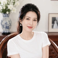 Hạ Tuệ Nhi ( mẹ uyển )