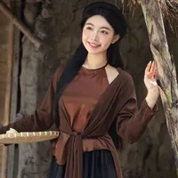mận ( người hậu bên cạnh nhi)