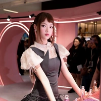 aza (nguyễn lê ngọc ánh sáng)
