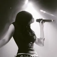Trần Thảo Linh - L