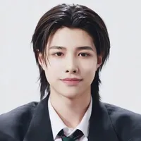 Chồng Louis. 