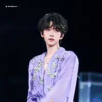 Hạ Tuấn Lâm ( nhóc)