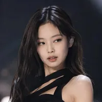 Kim Jennie ( cj ruột Ahyeon,cj họ của V