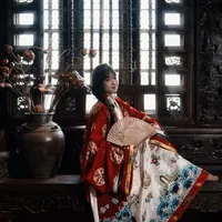 ly( vợ út)
