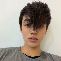 Tay xinh của Juhoon