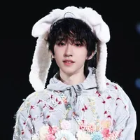 Hạ Tuấn Lâm_cậu