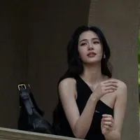 Lingling Kwong[Cô]