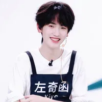 Tả Kỳ Hàm - cậu