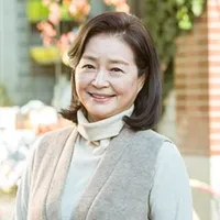 dì Xuân giúp việc