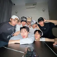 Cả nhóm