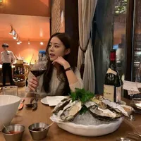 Alice Park (chị 2 Rosie)