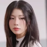 Lyhan(18 tuổi)