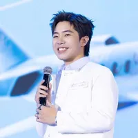 Nguyễn Xuân Bách // mason
