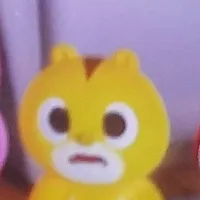 đứa vàng mê ăn