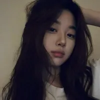 Hoàng Thùy Linh (nu9)