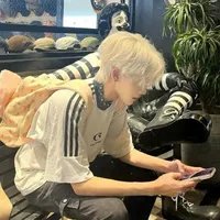 Ozin/@Tóc trắng do tri thức
