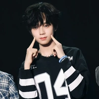 Vương Lỗ Kiệt_gã