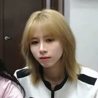 Lý Tuyết Ngân.
