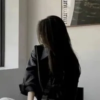 Tần Gia Hân (Cô)