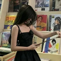 Giáo viên nữ 