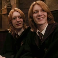 Fred và George Weasley .