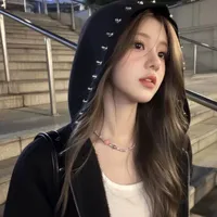 Nguyễn Nhất Vy (chị gái anh)