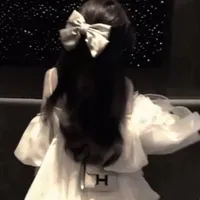 | Trương Thế Anh | Chị cậu