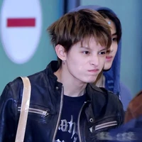 JAMES ( 17 tuổi)