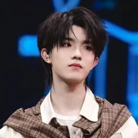 Tô Tân Hạo ( cậu )