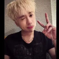 Lê Quang Hùng ( phone)
