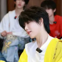 Dịch Hằng  |  • Cyh •
