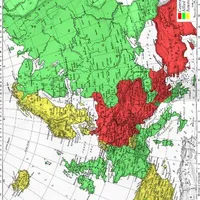 Em là người cầm điện thoại nha anh chị