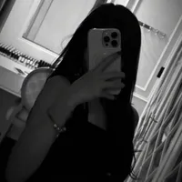 nữ / gái / less gì đó ?