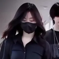 Trần Gia Di_chị em_