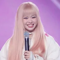 Nguyễn Lê Ngọc Ánh Sáng / Aza